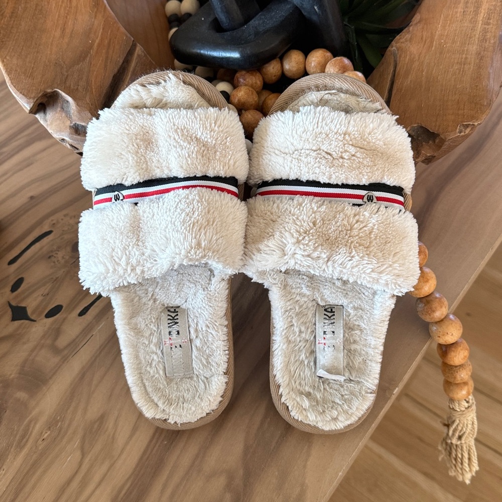 Minnetonka Slippers